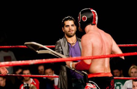 Jimmy Jacobs postou uma foto em seu Twitter segurando um envelope com o logo da WWE.
